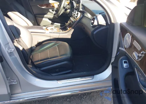 2015 Mercedes-Benz C 300 4Matic from USA, damaged, VIN 55SWF4KB3FU040788